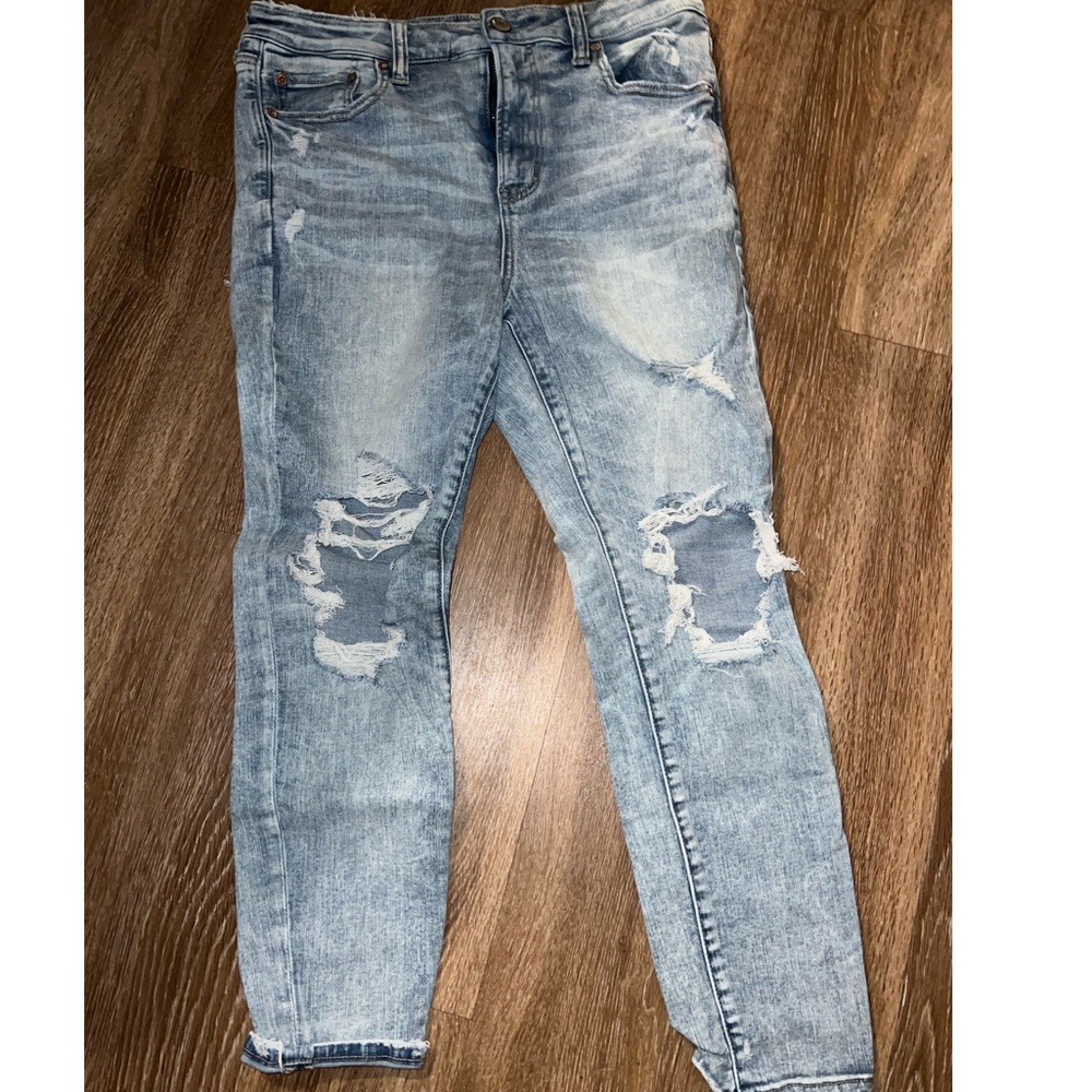 American Eagle distressed ripped jeans
